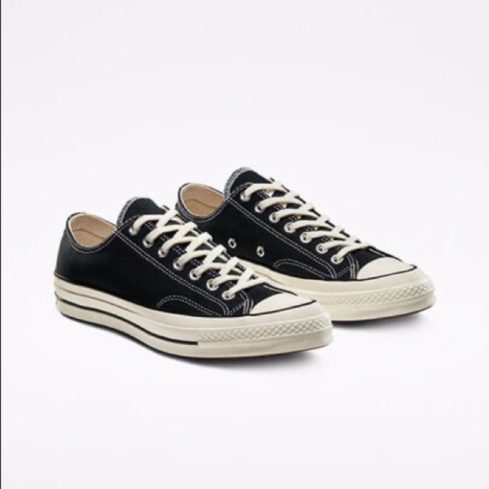 black low top converse